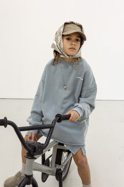 The Longsleeve Blue Washed