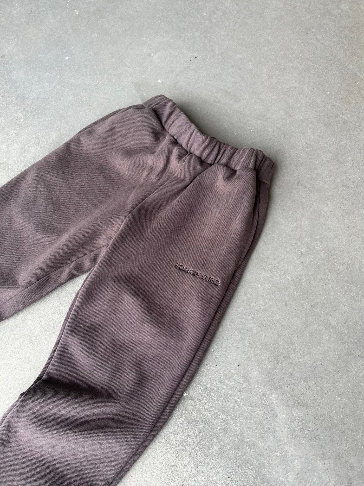 The Jogger Taupe